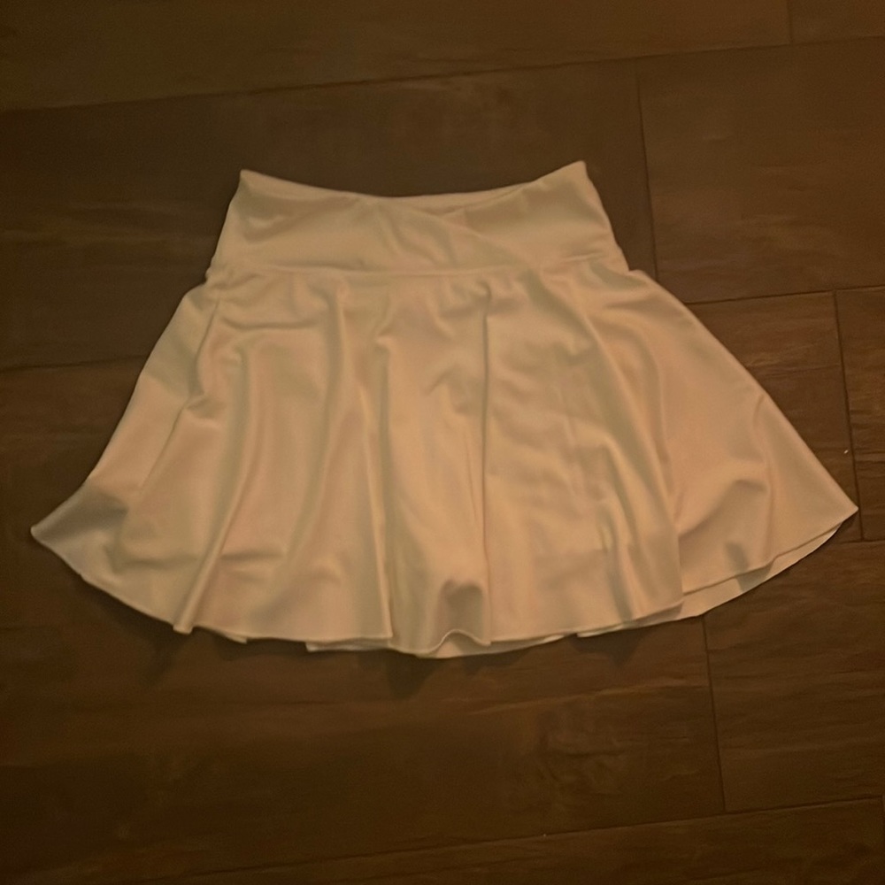 White Aeropostale skirt